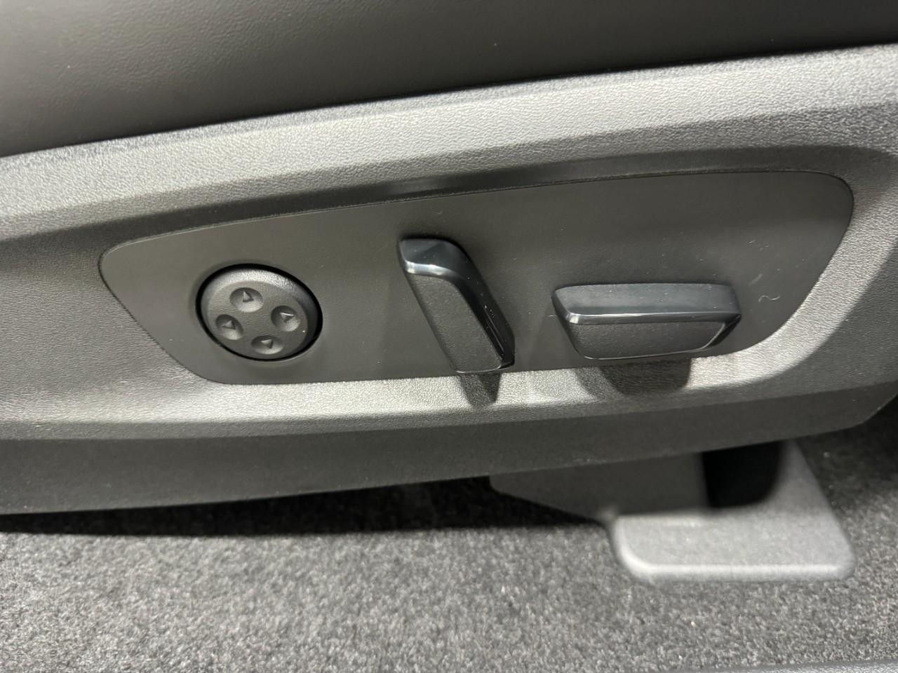 INFINITI QX60 Vehicle Full-screen Gallery Image 23