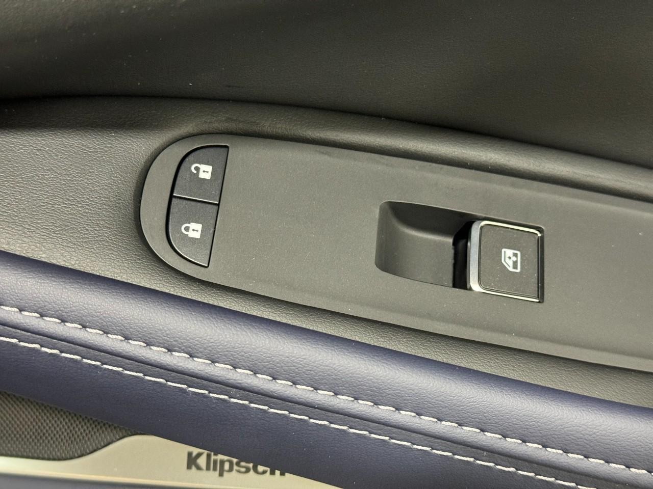 INFINITI QX60 Vehicle Full-screen Gallery Image 24