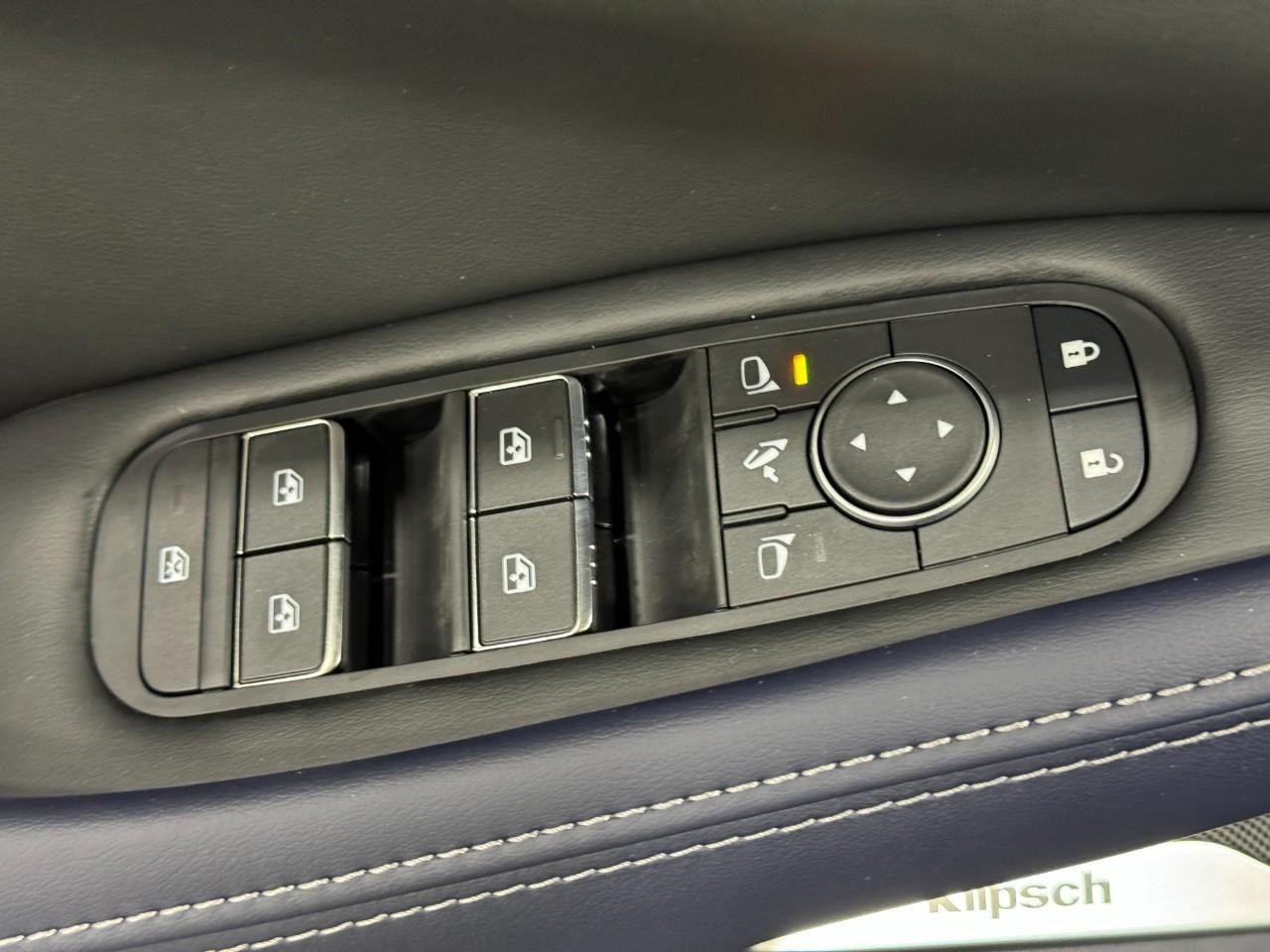 INFINITI QX60 Vehicle Full-screen Gallery Image 26