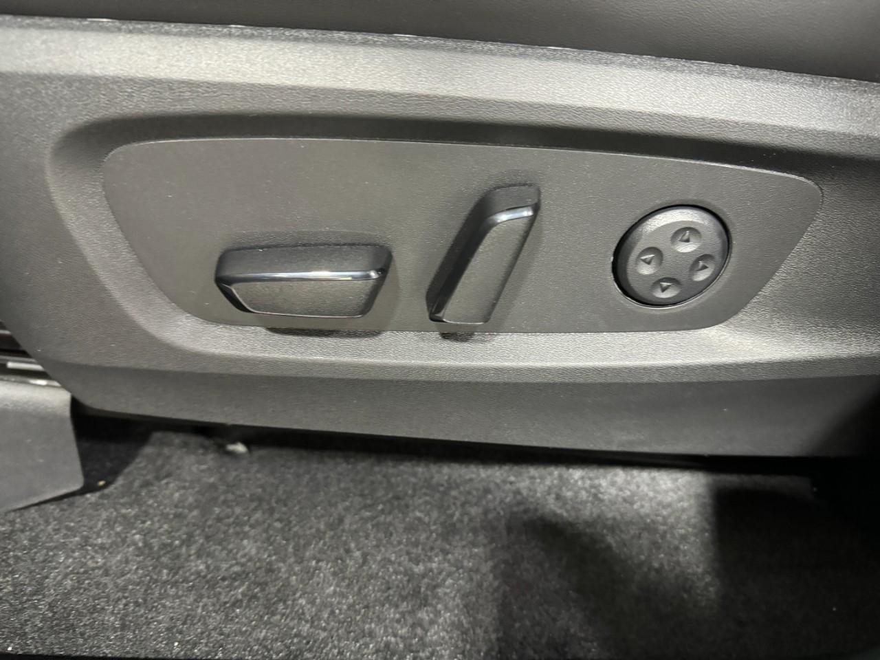 INFINITI QX60 Vehicle Full-screen Gallery Image 30