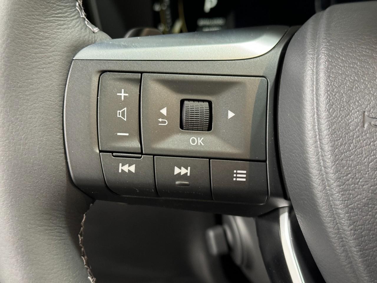 INFINITI QX60 Vehicle Full-screen Gallery Image 32