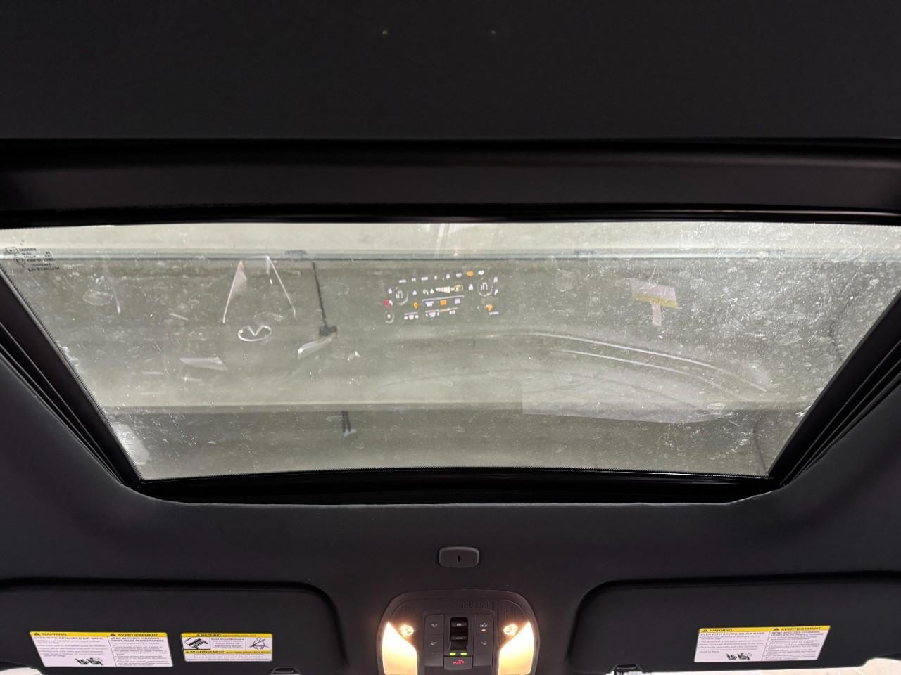 INFINITI QX60 Vehicle Full-screen Gallery Image 14