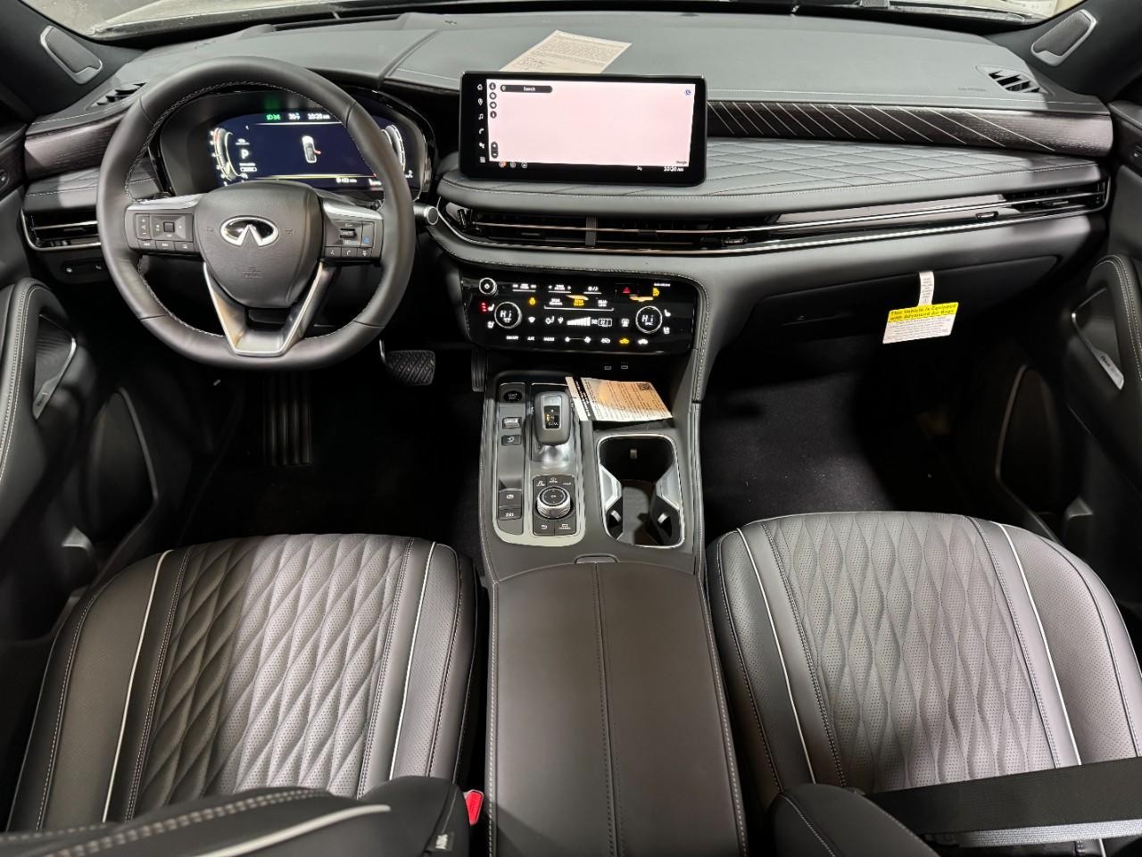 INFINITI QX60 Vehicle Full-screen Gallery Image 15