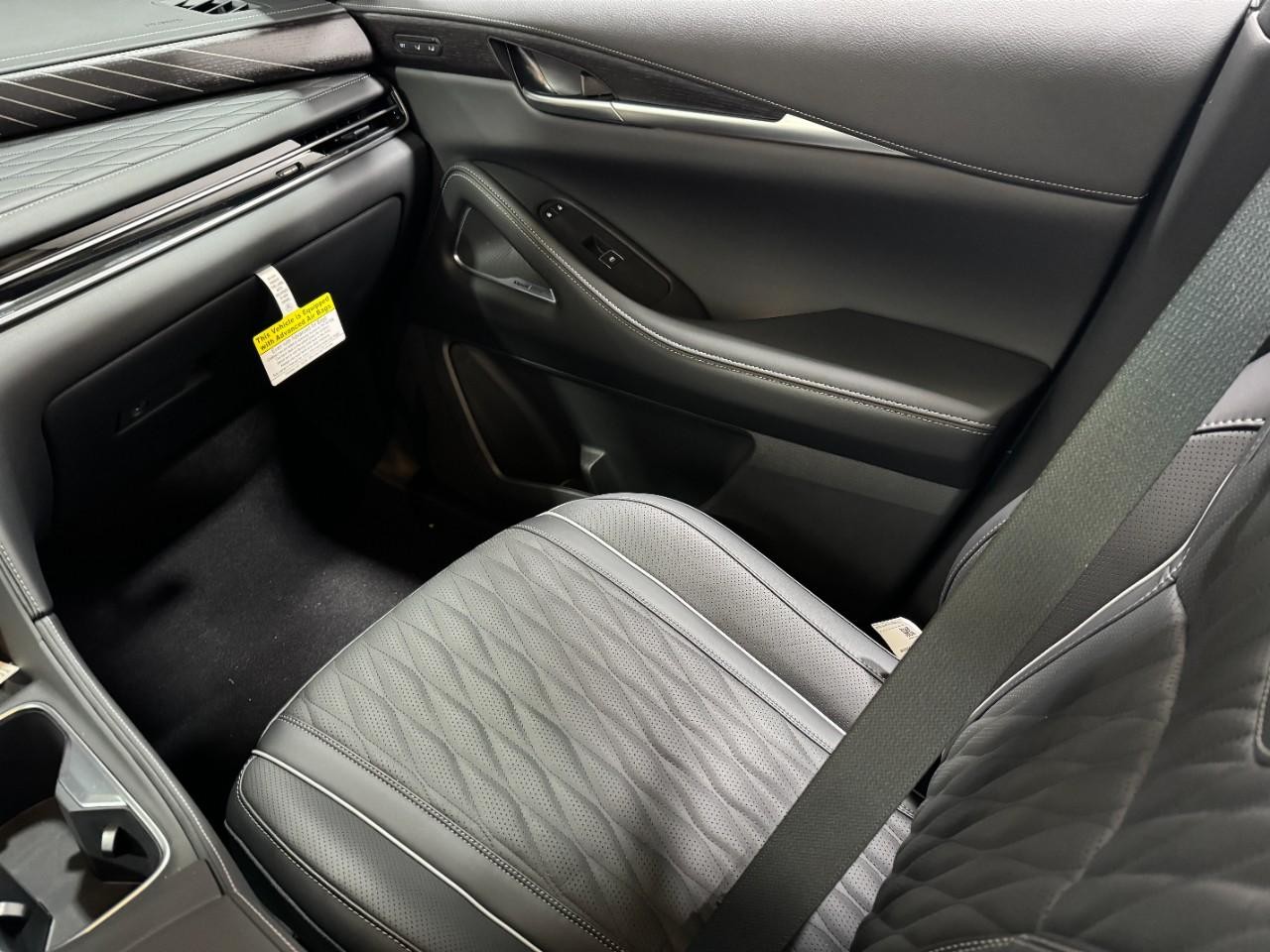 INFINITI QX60 Vehicle Full-screen Gallery Image 20
