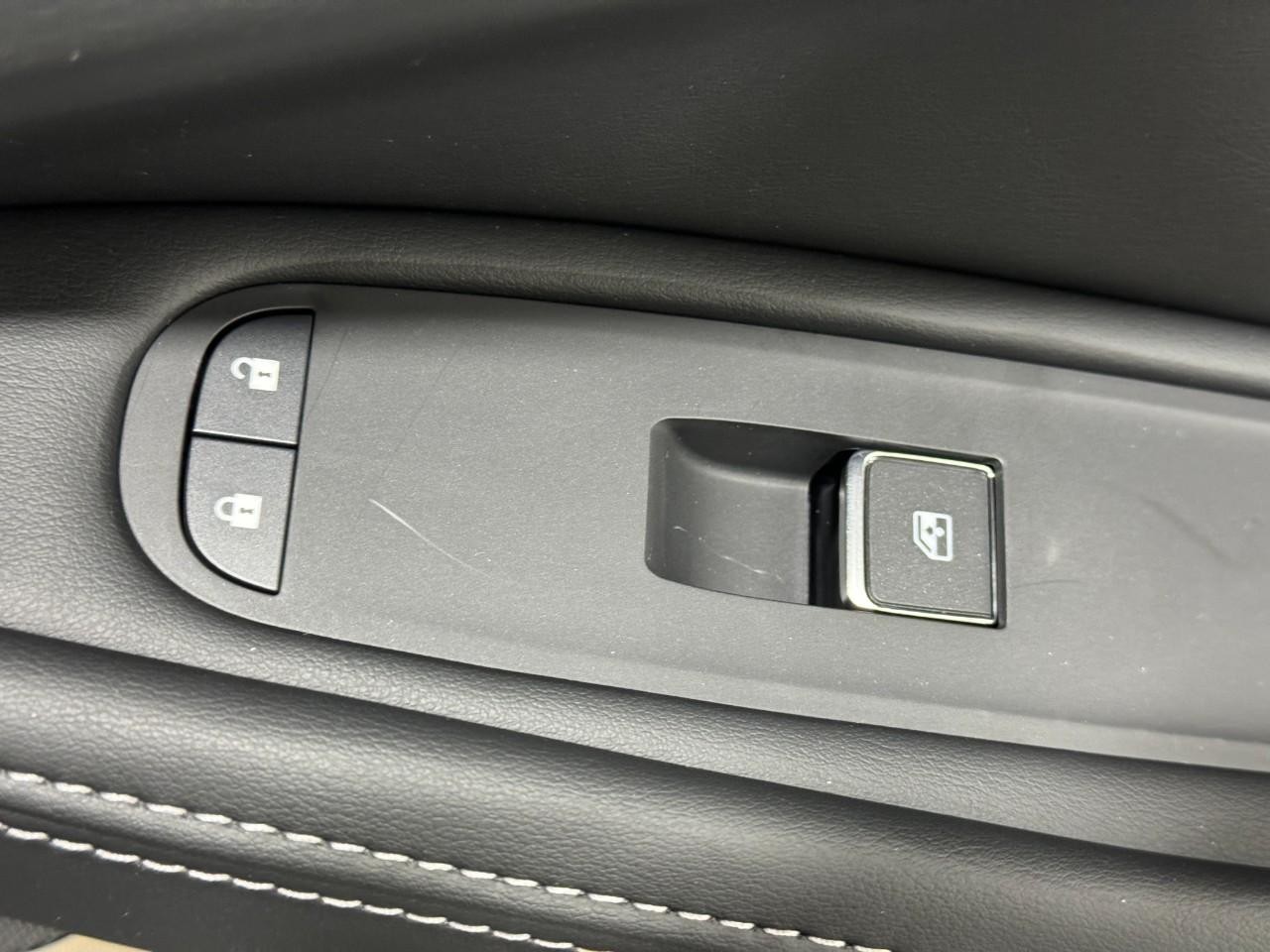 INFINITI QX60 Vehicle Full-screen Gallery Image 25