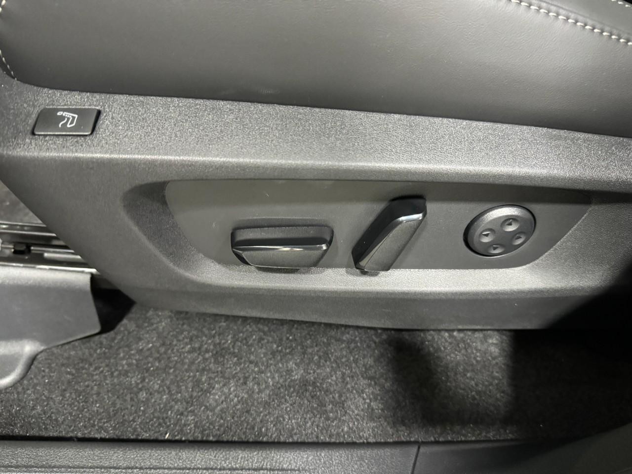 INFINITI QX60 Vehicle Full-screen Gallery Image 31