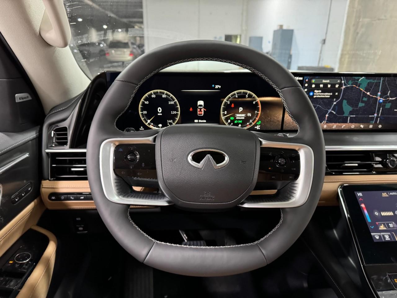 INFINITI QX80 Vehicle Full-screen Gallery Image 16