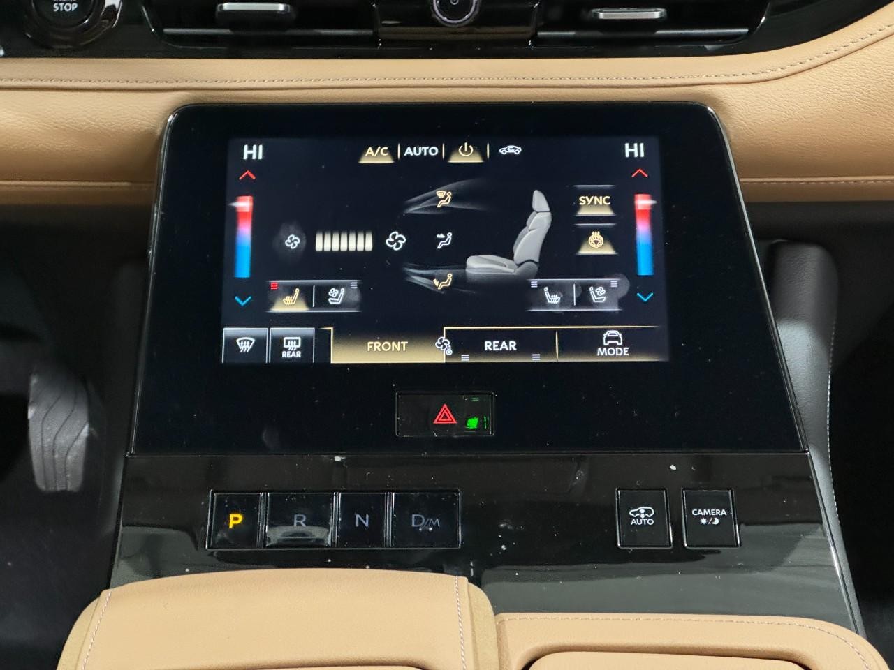 INFINITI QX80 Vehicle Full-screen Gallery Image 18