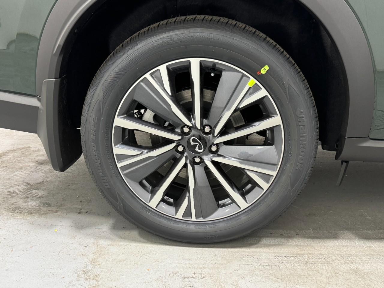 INFINITI QX60 Vehicle Full-screen Gallery Image 5