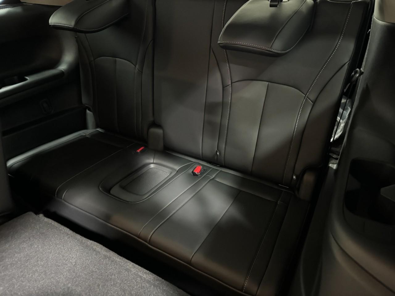 INFINITI QX60 Vehicle Full-screen Gallery Image 8