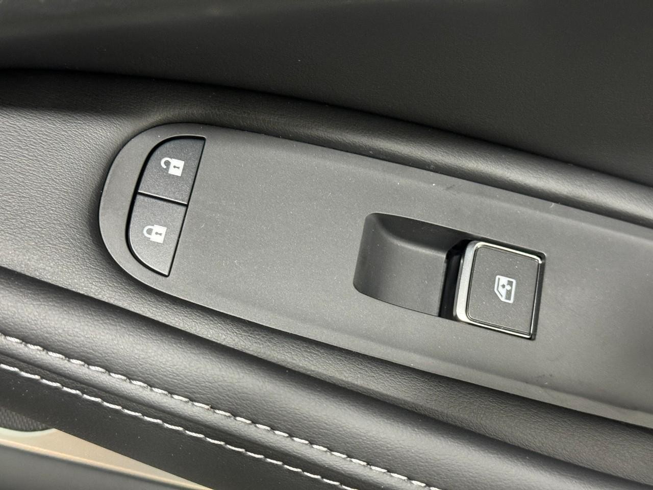 INFINITI QX60 Vehicle Full-screen Gallery Image 24