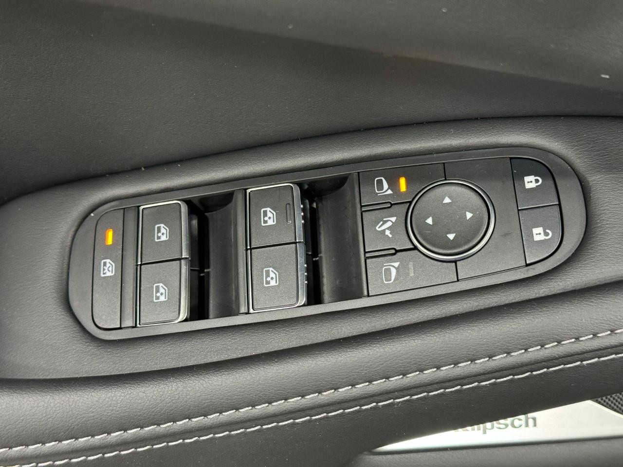 INFINITI QX60 Vehicle Full-screen Gallery Image 26