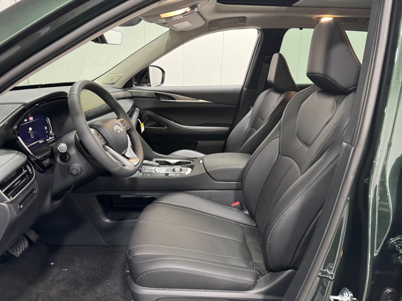 INFINITI QX60 Vehicle Full-screen Gallery Image 28