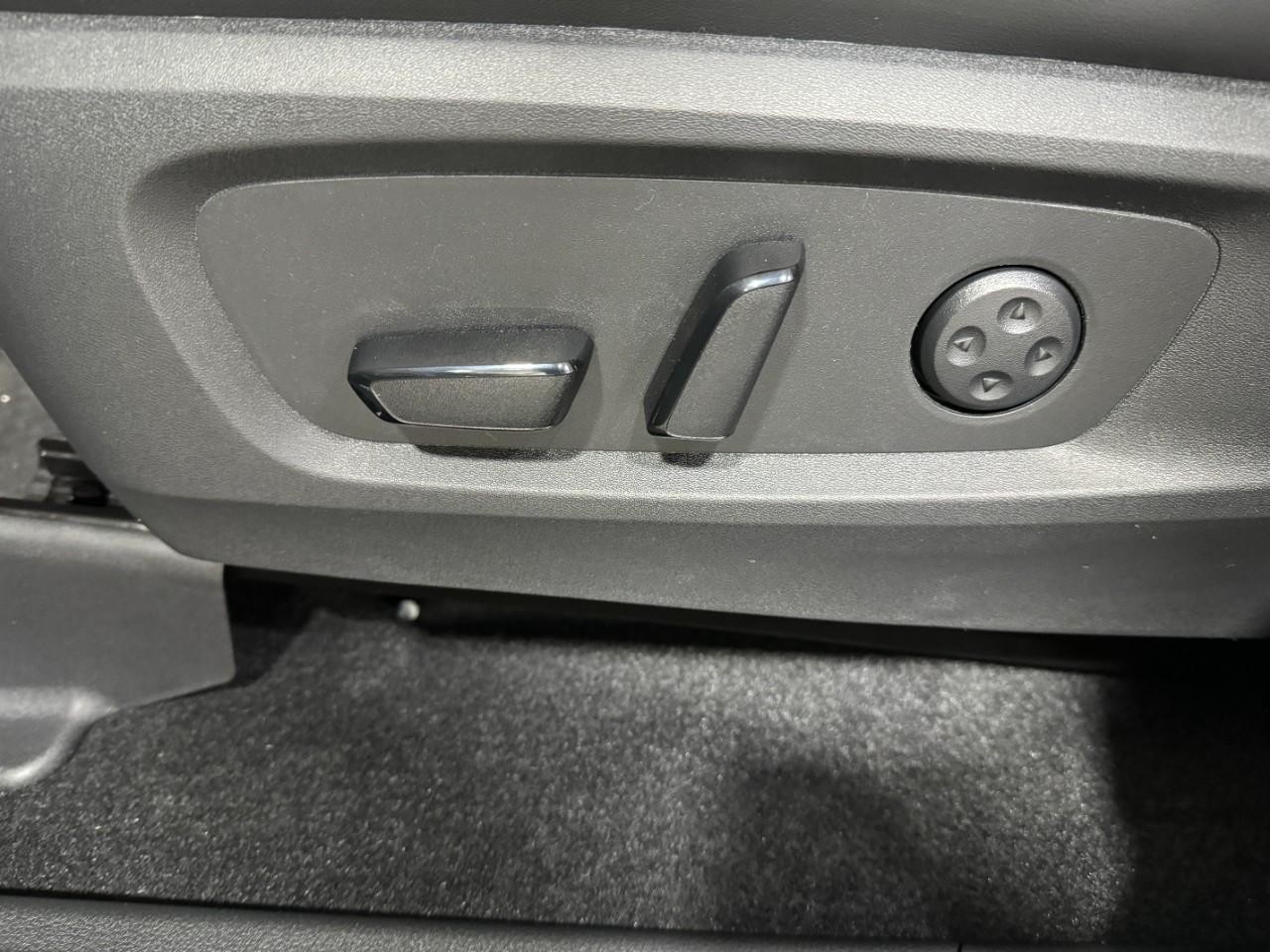 INFINITI QX60 Vehicle Full-screen Gallery Image 30