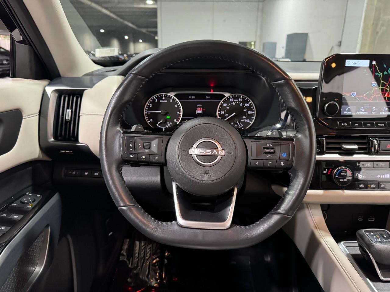 Nissan Pathfinder Vehicle Full-screen Gallery Image 15
