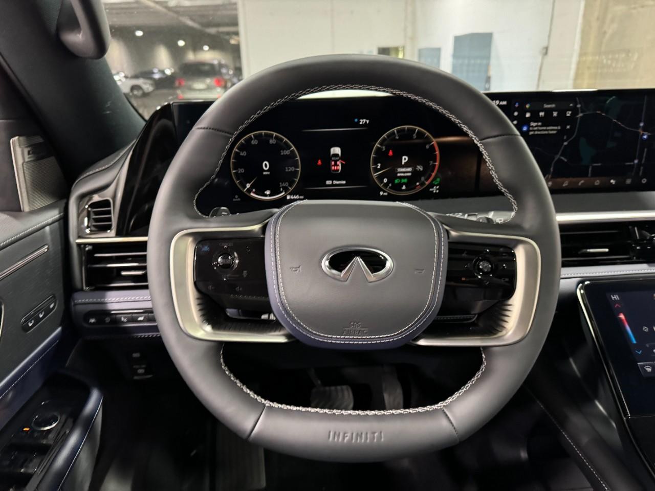 INFINITI QX80 Vehicle Full-screen Gallery Image 16