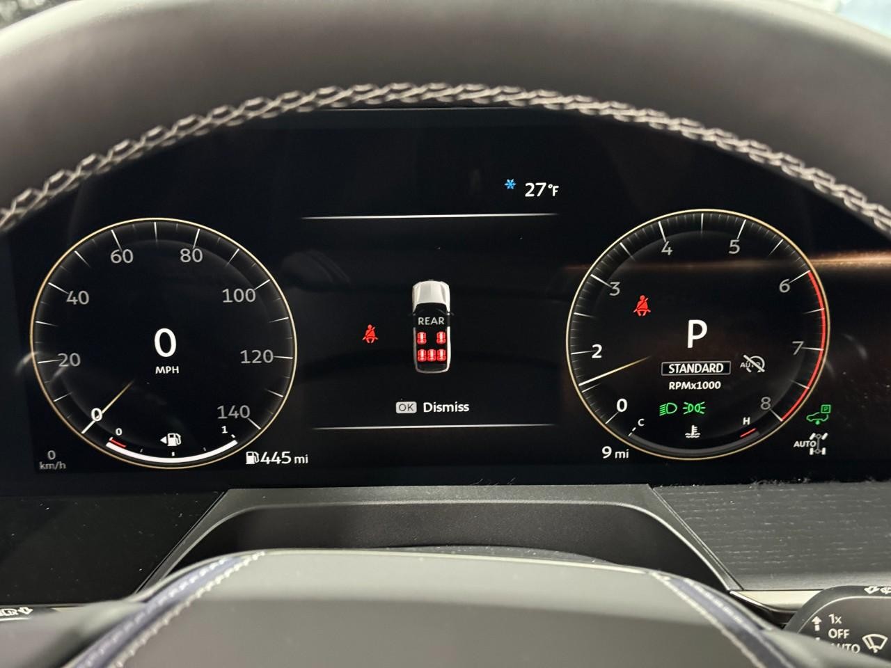 INFINITI QX80 Vehicle Full-screen Gallery Image 34