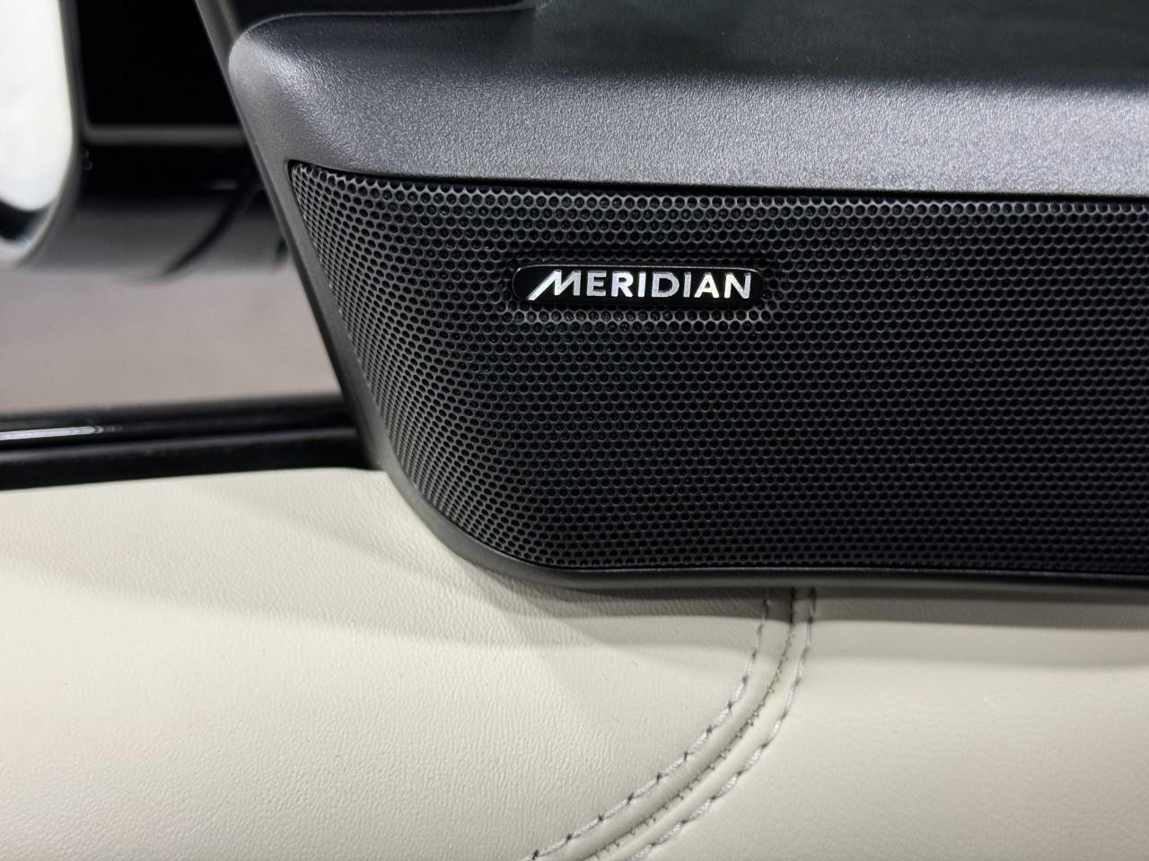 Land Rover Range Rover Vehicle Full-screen Gallery Image 23