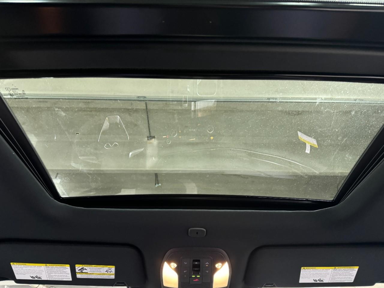 INFINITI QX60 Vehicle Full-screen Gallery Image 14