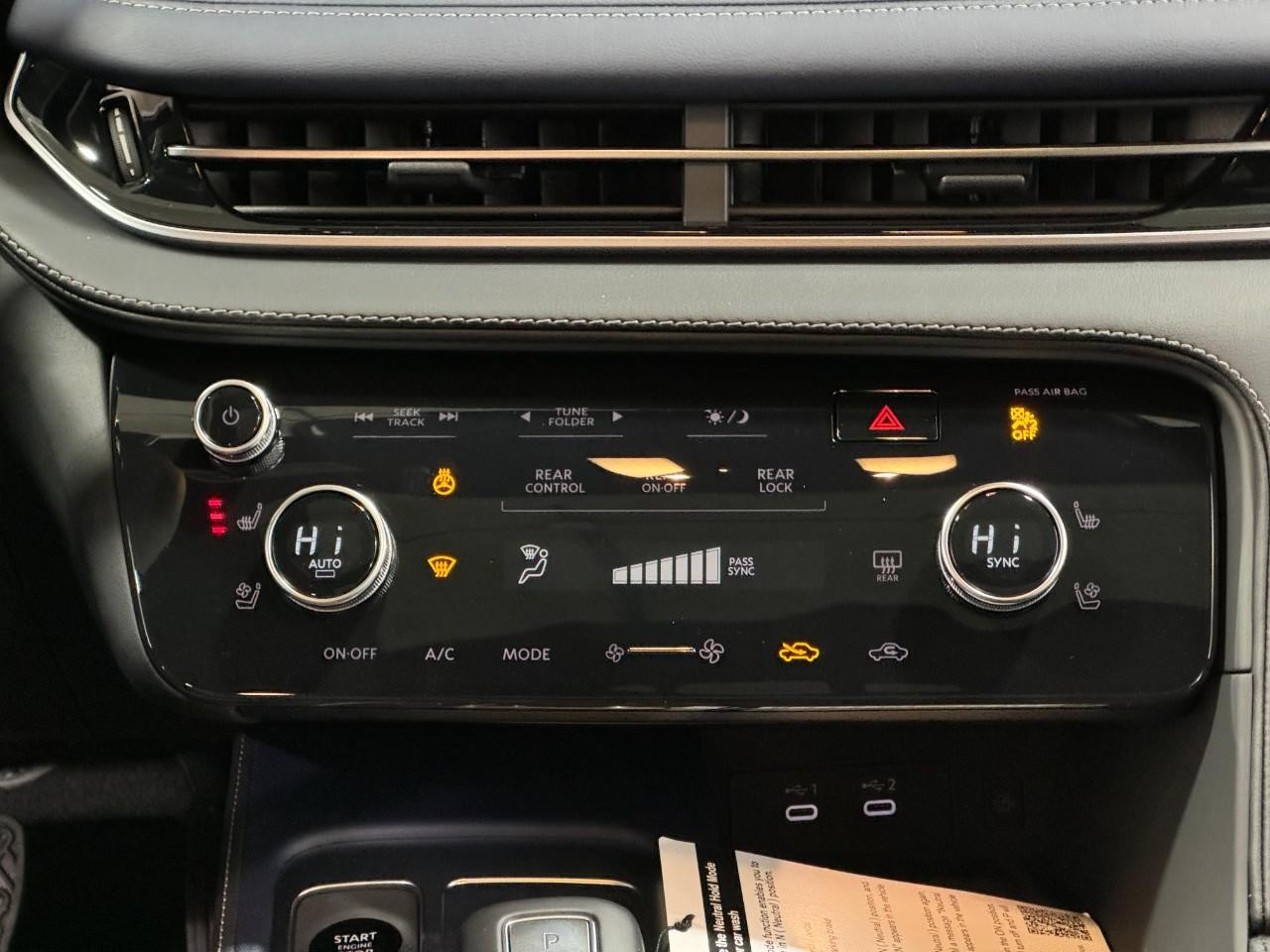 INFINITI QX60 Vehicle Full-screen Gallery Image 18