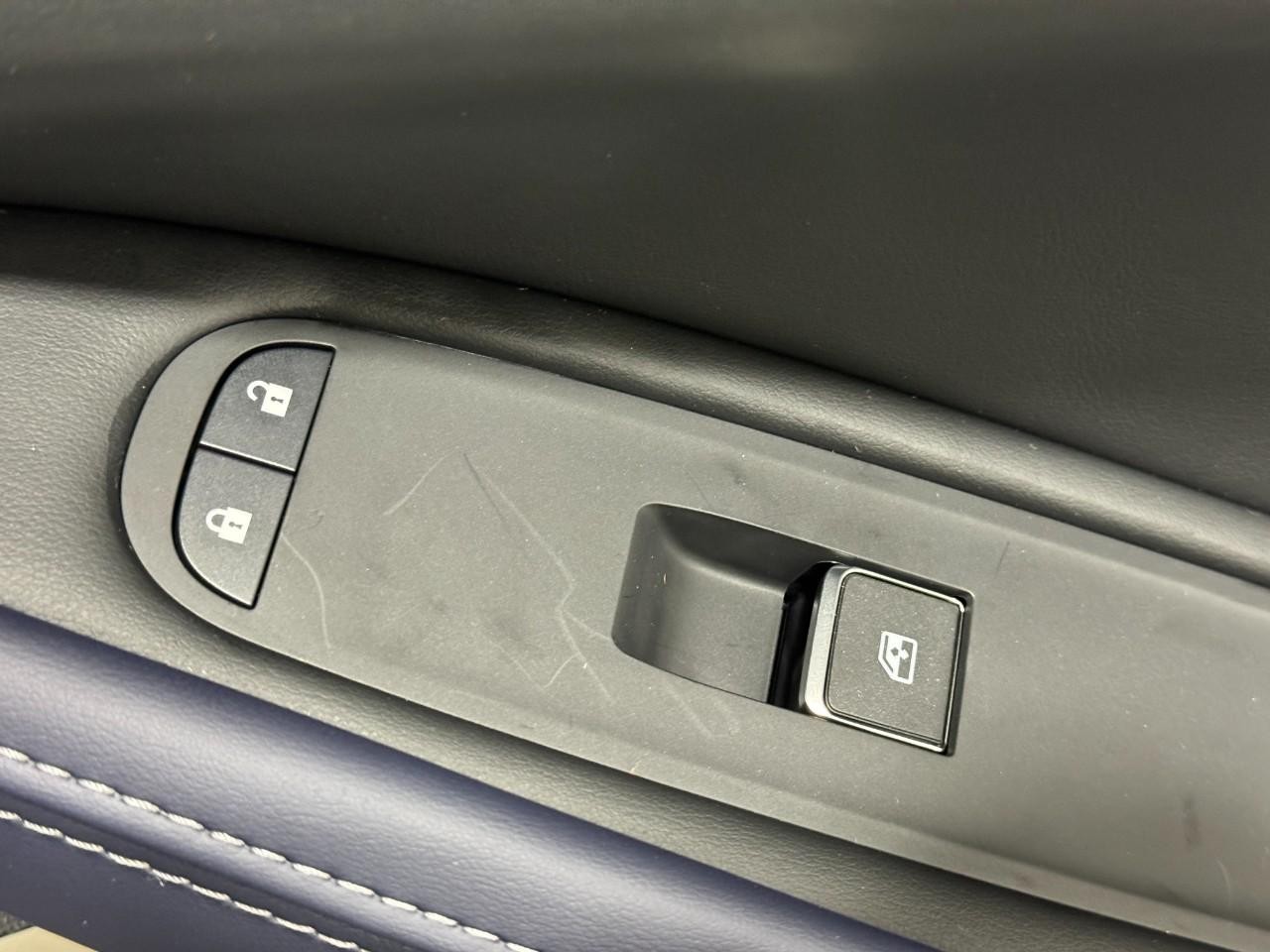 INFINITI QX60 Vehicle Full-screen Gallery Image 24