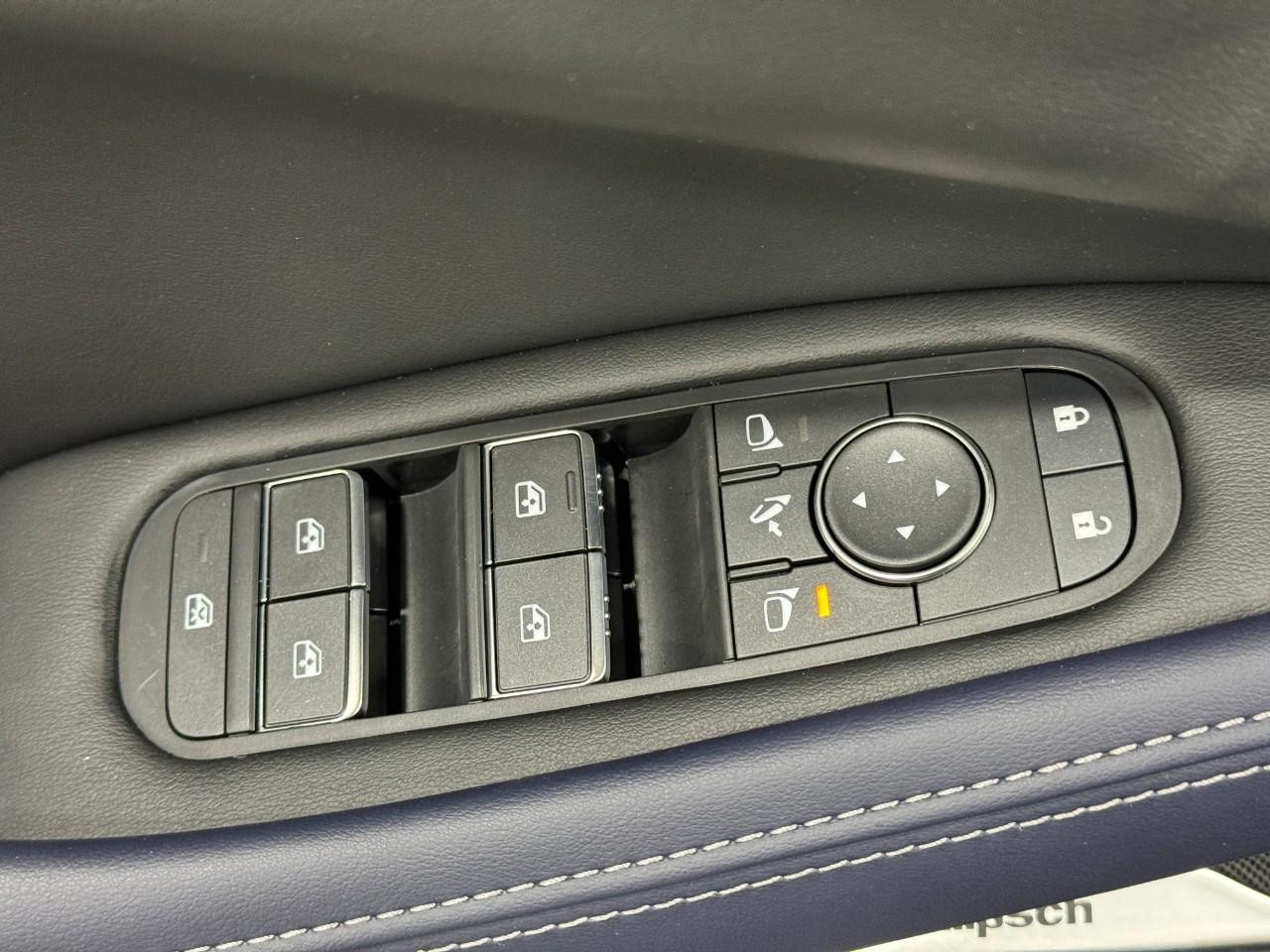 INFINITI QX60 Vehicle Full-screen Gallery Image 26