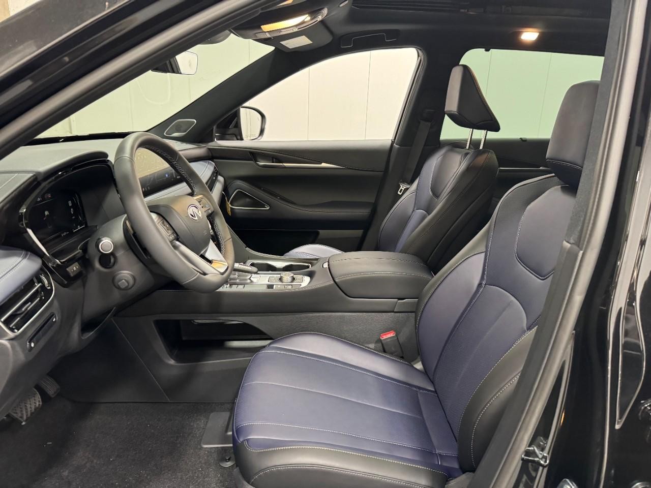 INFINITI QX60 Vehicle Full-screen Gallery Image 28