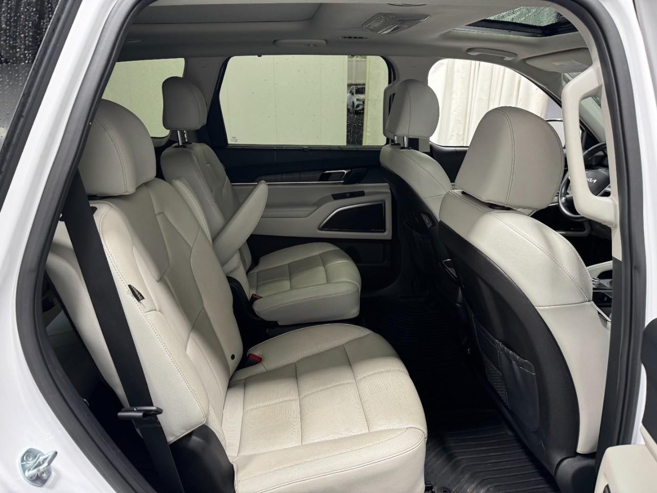 Kia Telluride Vehicle Full-screen Gallery Image 12