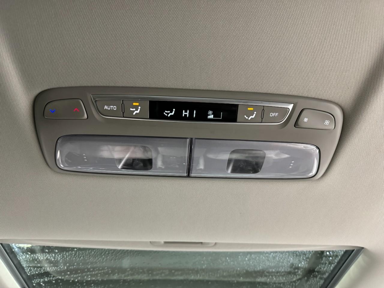 Kia Telluride Vehicle Full-screen Gallery Image 14