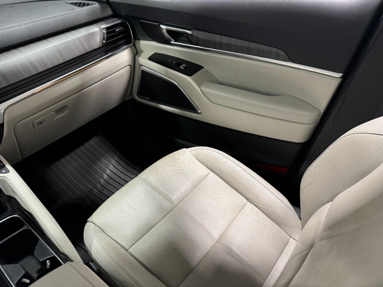 Kia Telluride Vehicle Full-screen Gallery Image 20