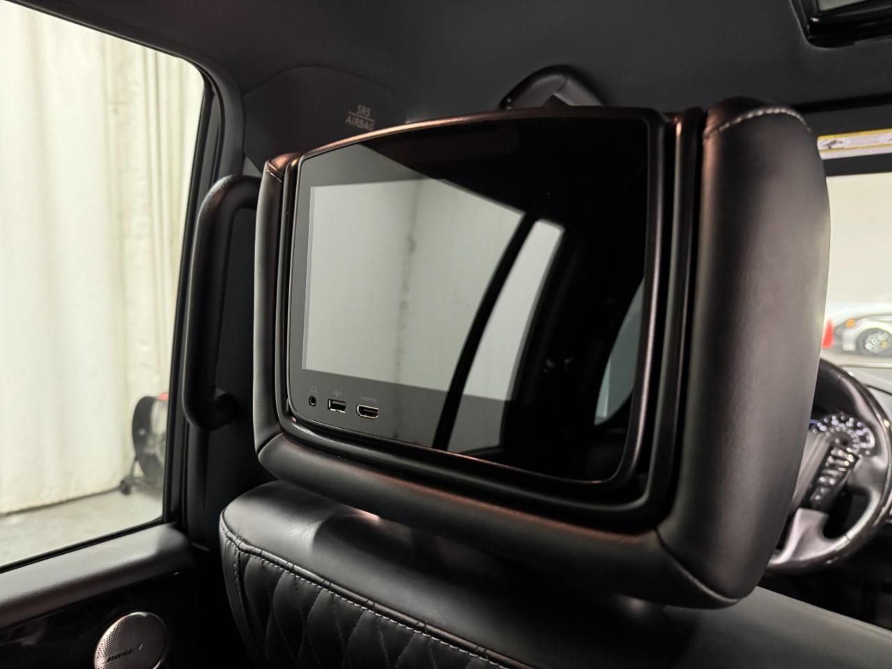 INFINITI QX80 Vehicle Full-screen Gallery Image 13