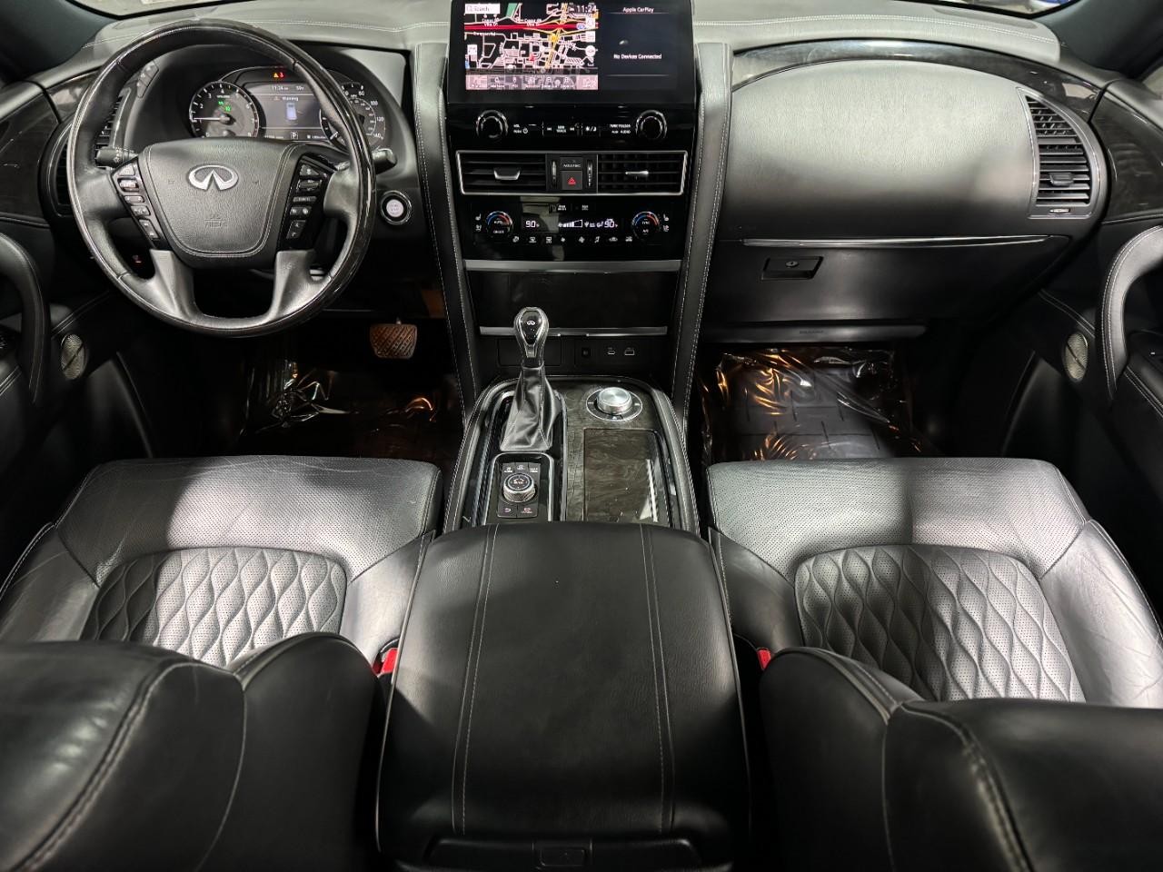 INFINITI QX80 Vehicle Full-screen Gallery Image 16