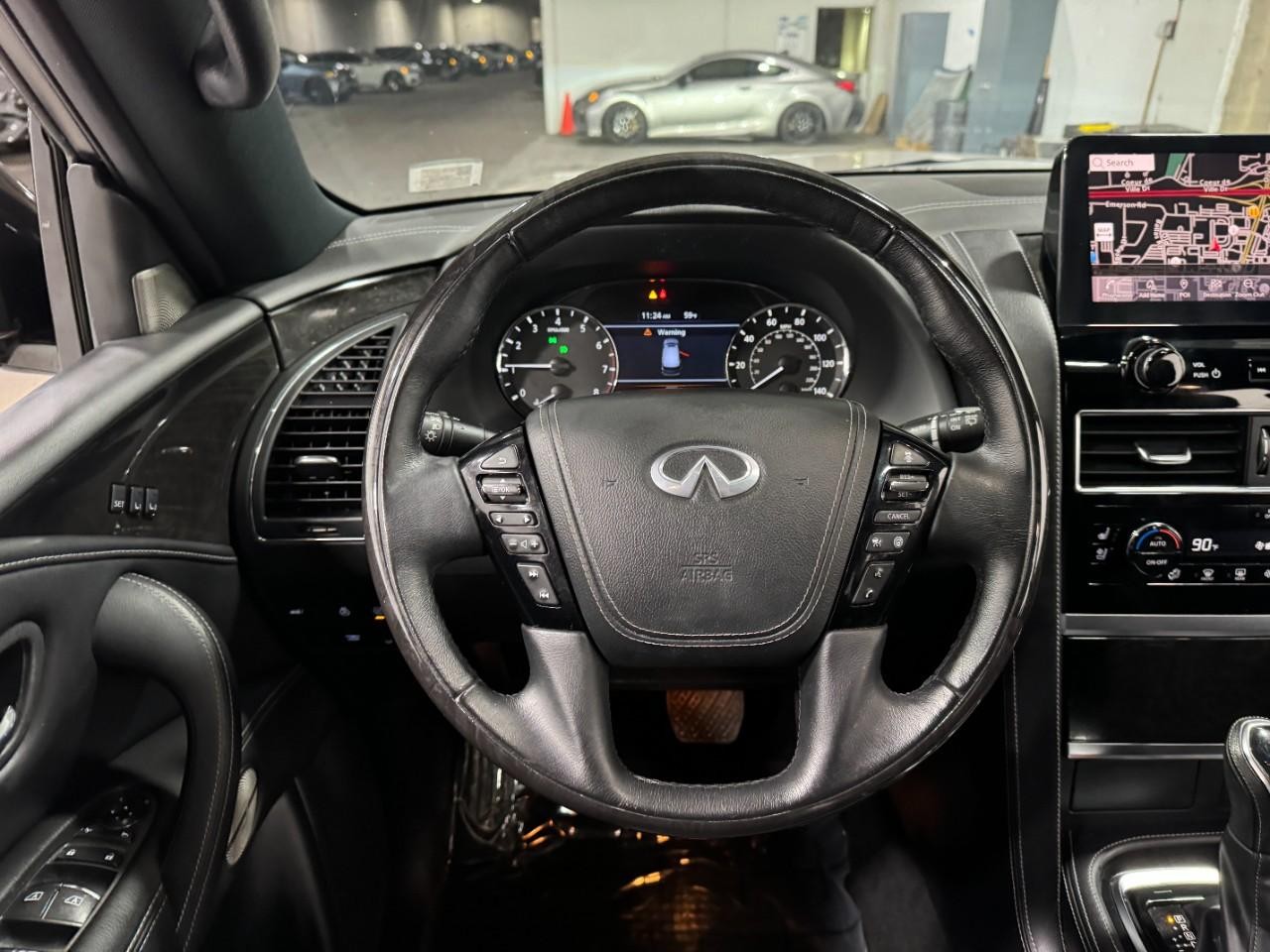 INFINITI QX80 Vehicle Full-screen Gallery Image 17