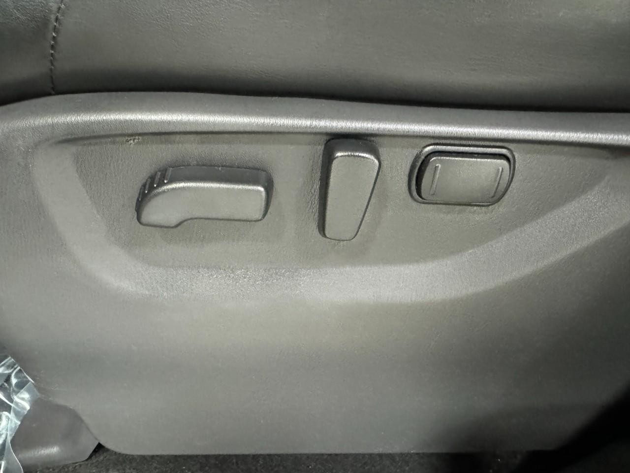 INFINITI QX80 Vehicle Full-screen Gallery Image 31