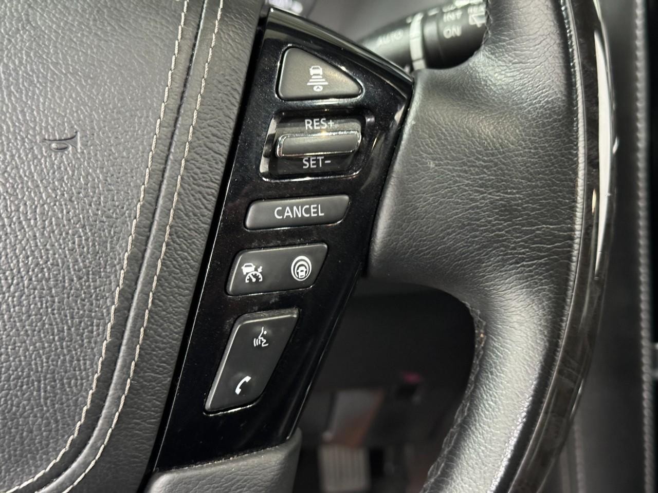 INFINITI QX80 Vehicle Full-screen Gallery Image 34