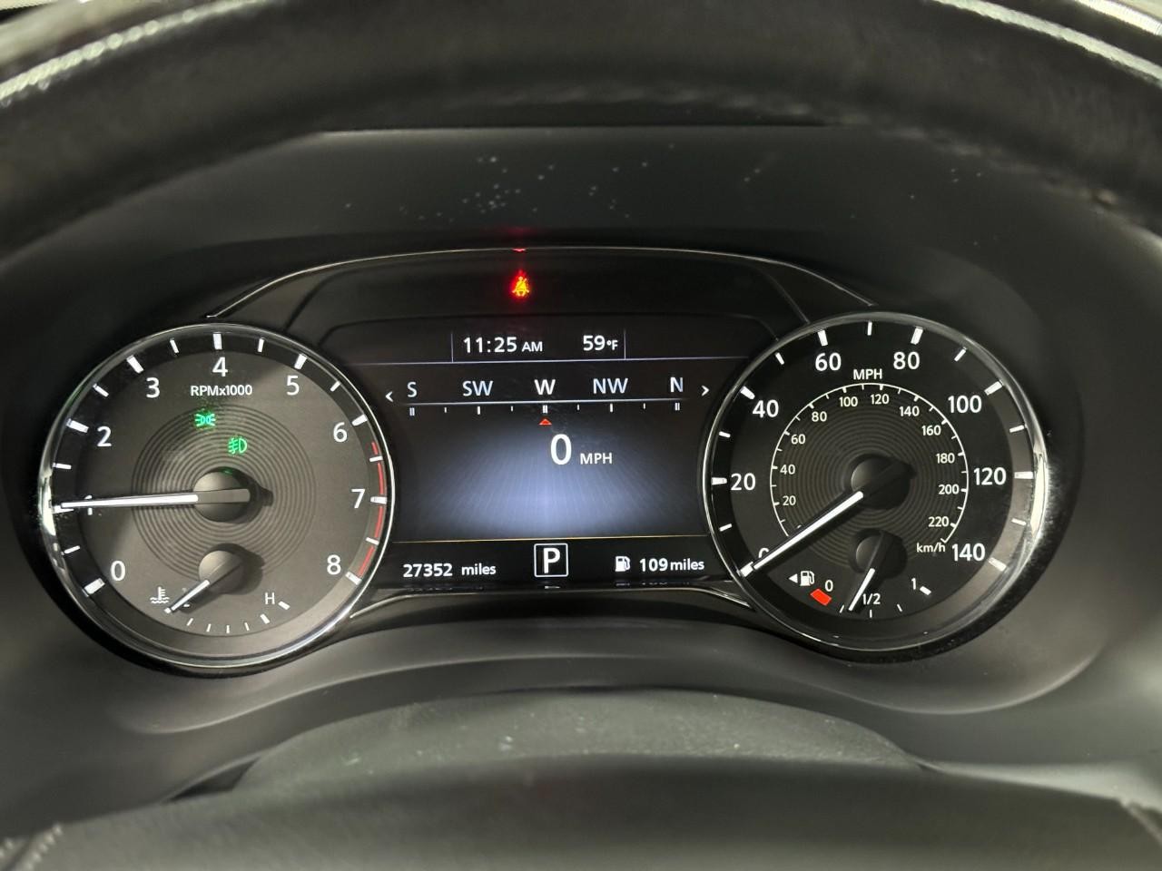 INFINITI QX80 Vehicle Full-screen Gallery Image 35