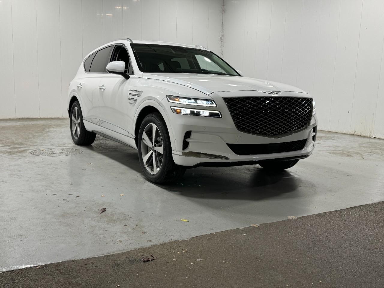 Genesis GV80 Vehicle Full-screen Gallery Image 6