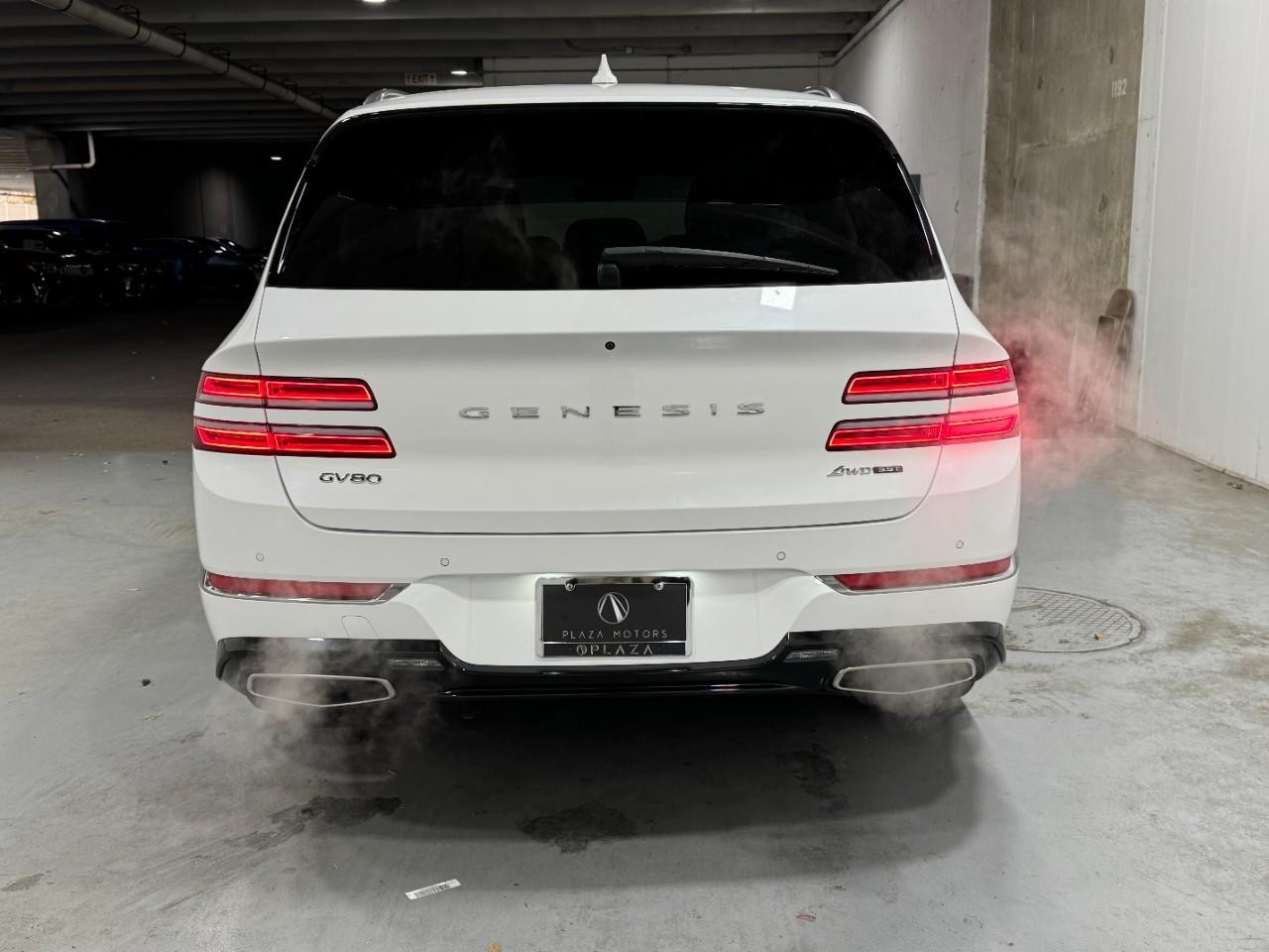 Genesis GV80 Vehicle Full-screen Gallery Image 9