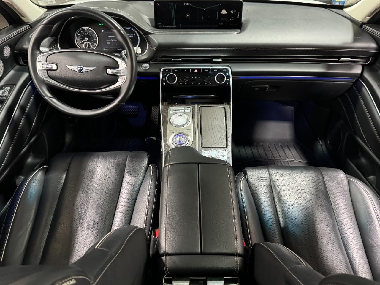 Genesis GV80 Vehicle Full-screen Gallery Image 13