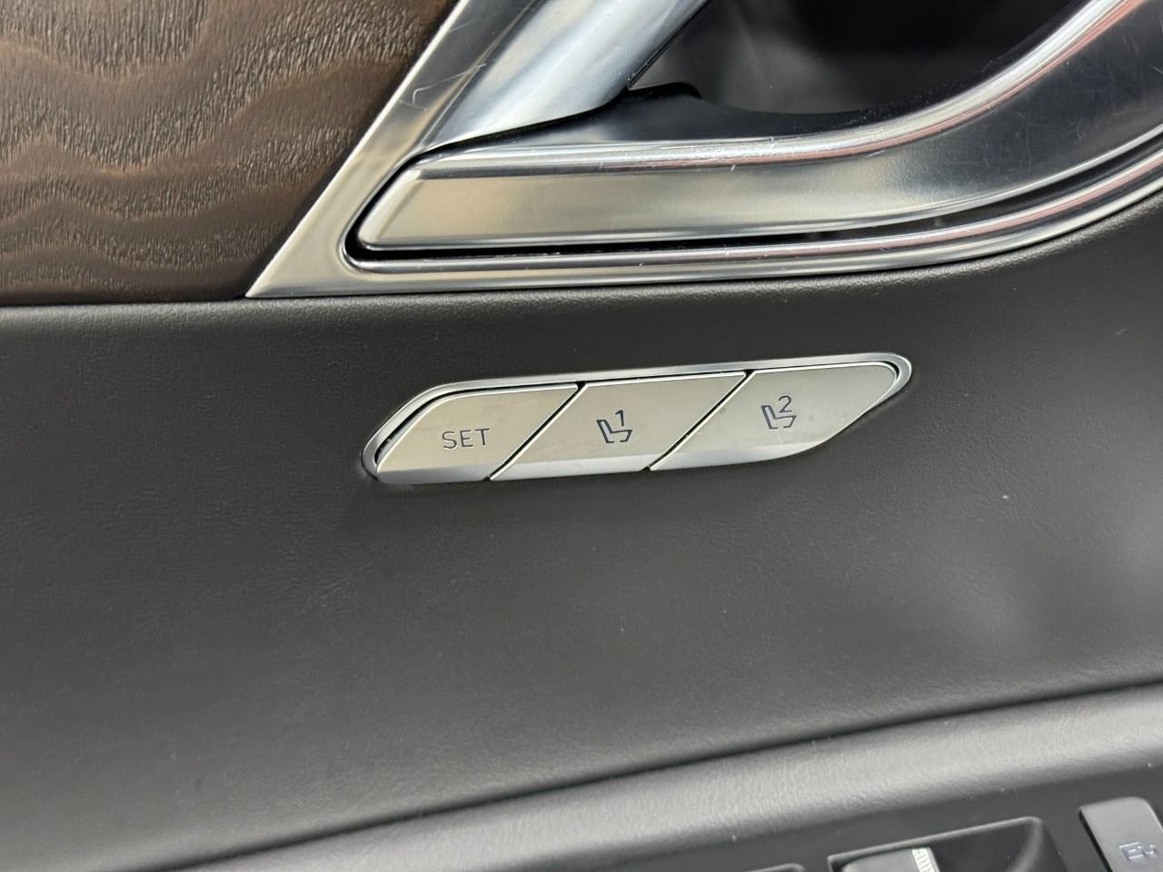 Genesis GV80 Vehicle Full-screen Gallery Image 23