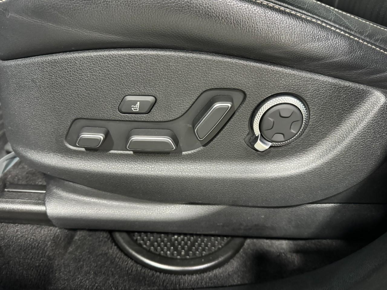 Genesis GV80 Vehicle Full-screen Gallery Image 28