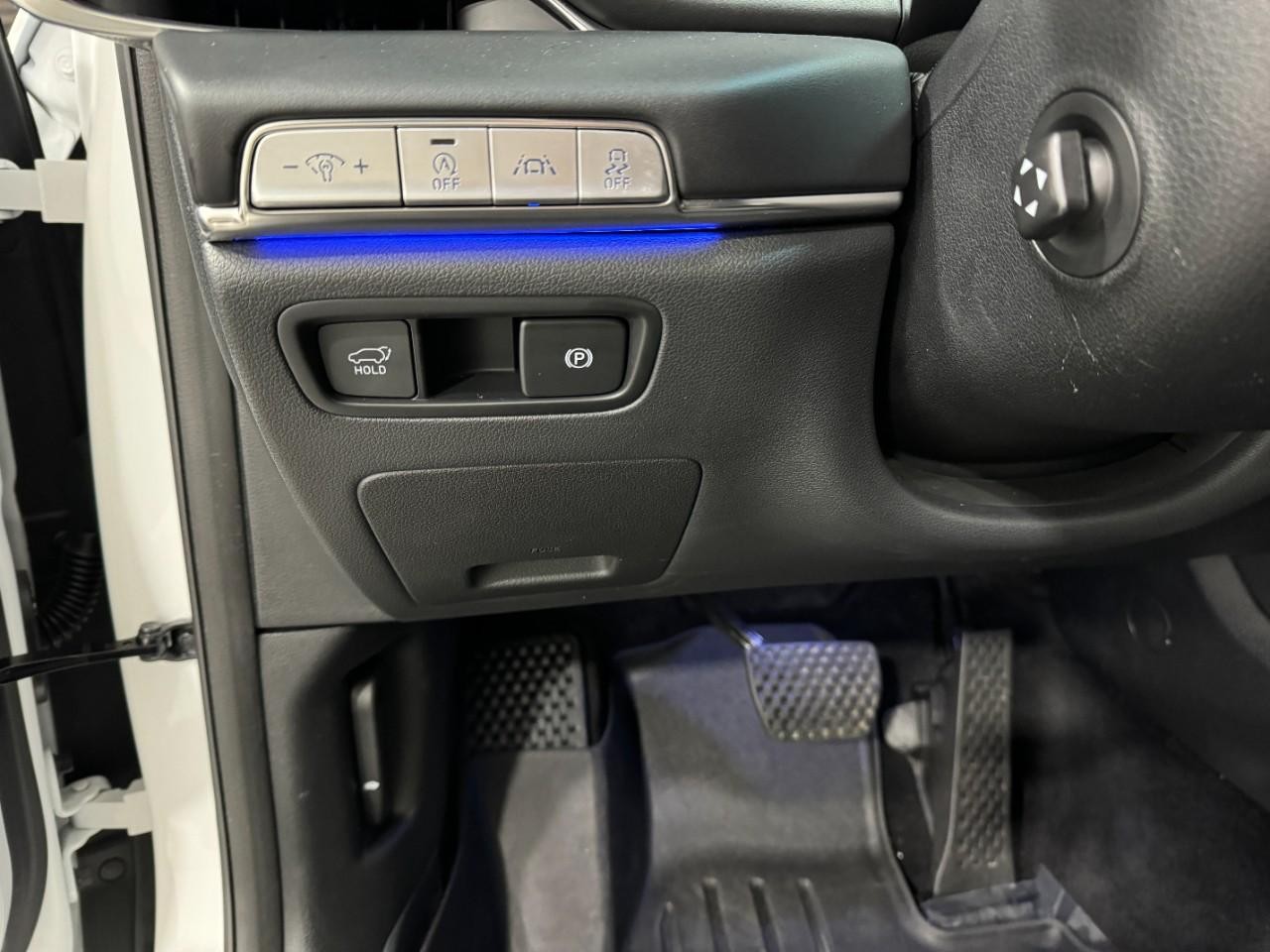 Genesis GV80 Vehicle Full-screen Gallery Image 29