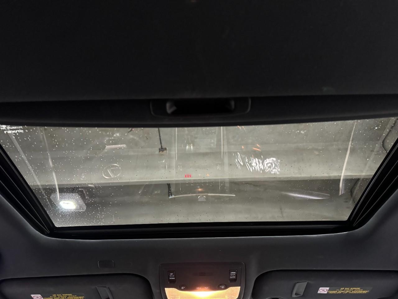 Lexus IS Vehicle Full-screen Gallery Image 11