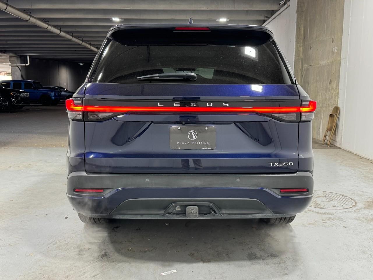 Lexus TX Vehicle Full-screen Gallery Image 10