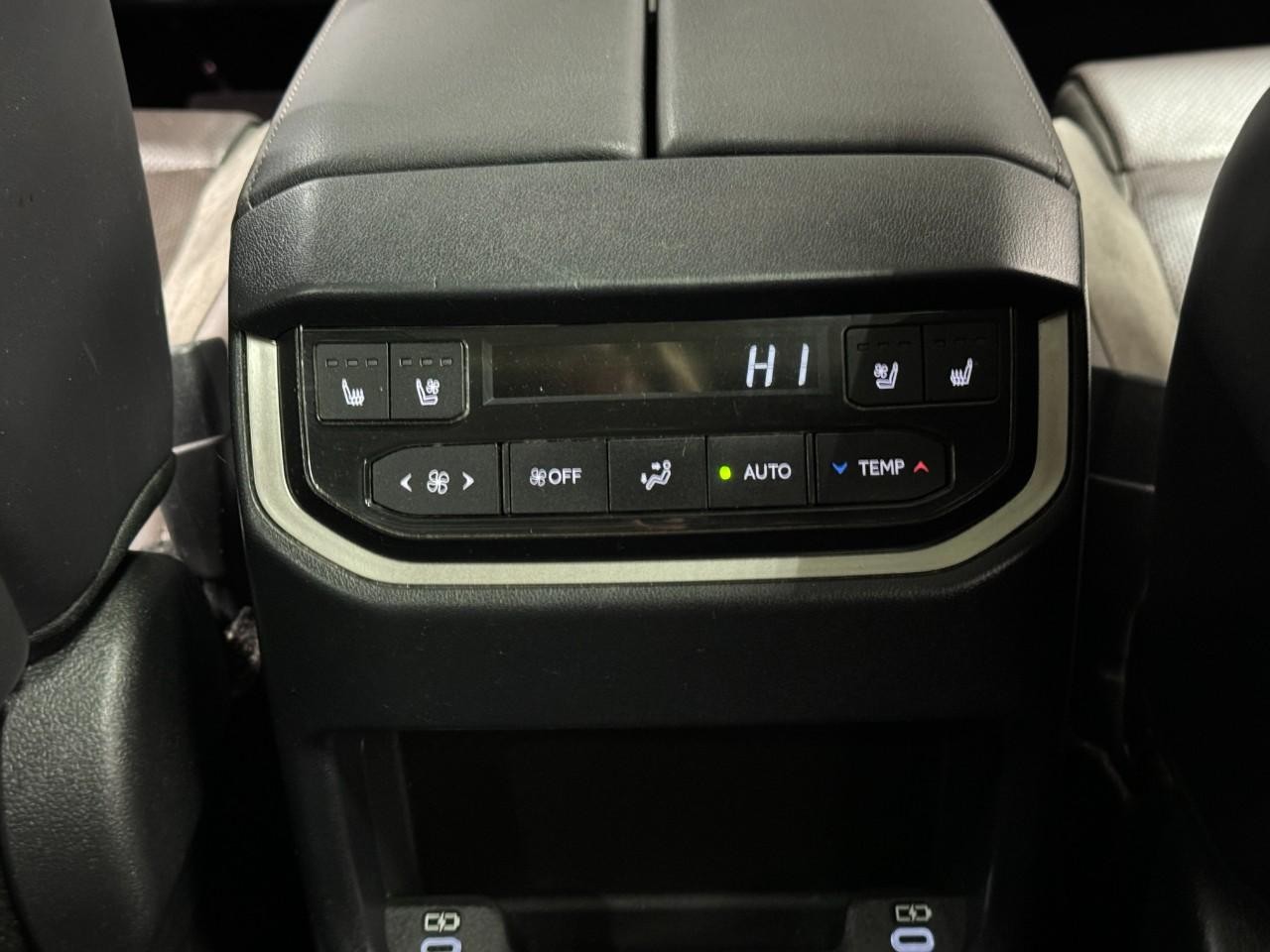 Lexus TX Vehicle Full-screen Gallery Image 13