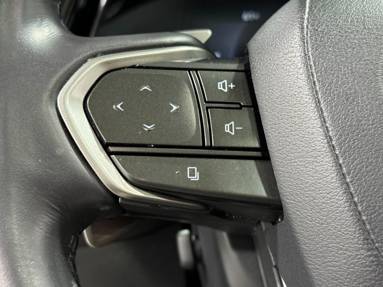 Lexus TX Vehicle Full-screen Gallery Image 30