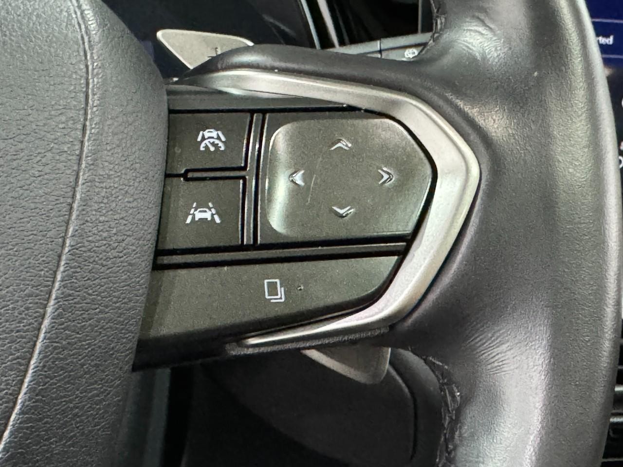 Lexus TX Vehicle Full-screen Gallery Image 31