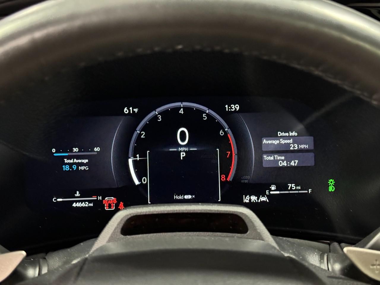 Lexus TX Vehicle Full-screen Gallery Image 32