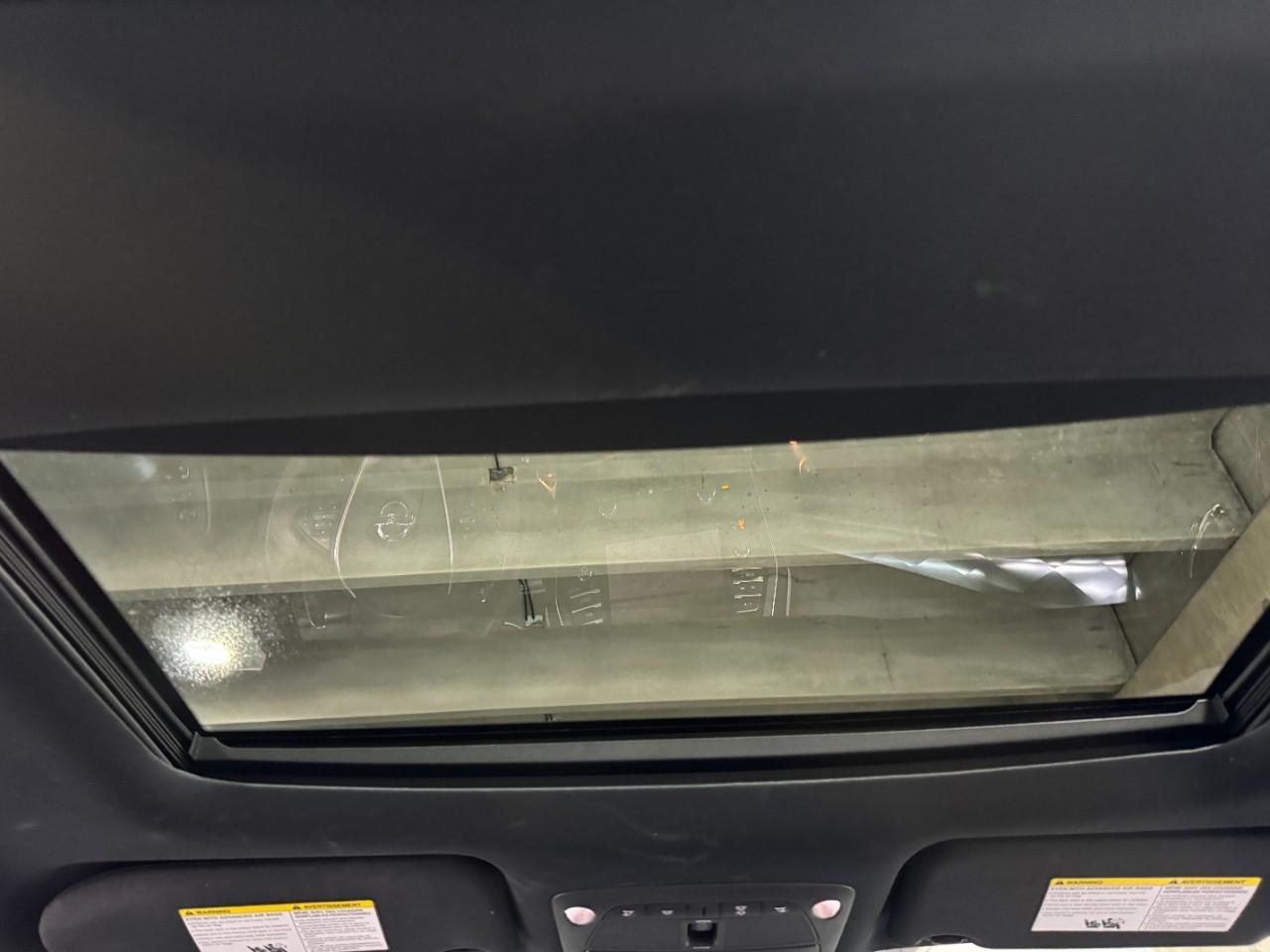 Nissan Maxima Vehicle Full-screen Gallery Image 11