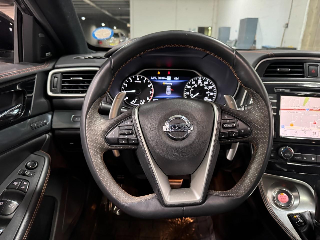 Nissan Maxima Vehicle Full-screen Gallery Image 13